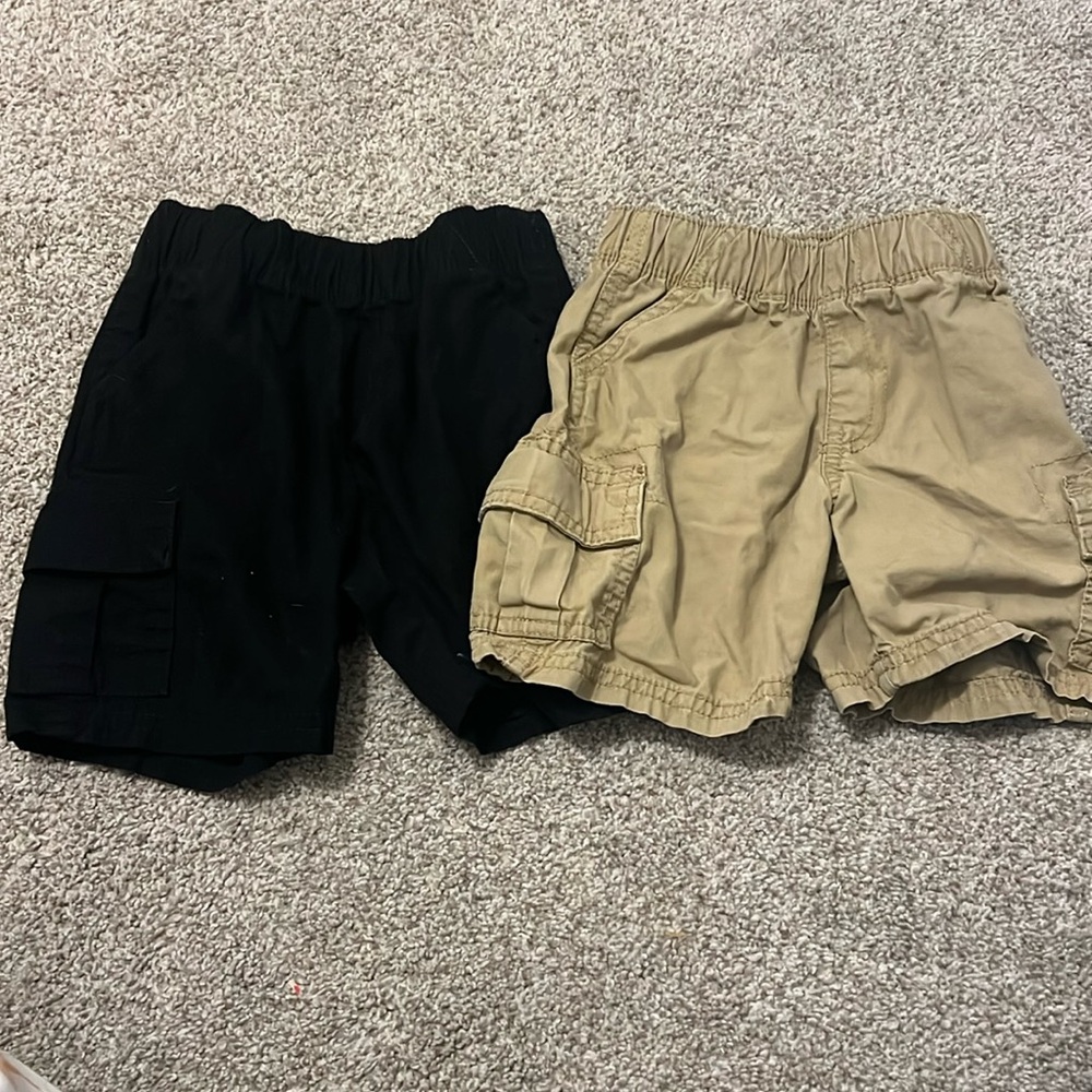 2 Pairs of The Children’s Place Toddler Cargo Shorts - Size 18-24 Months